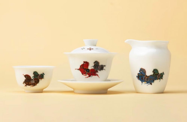 京东采销溯源直播走进月记窑 独家发售“马到成功”羊脂玉瓷新品 