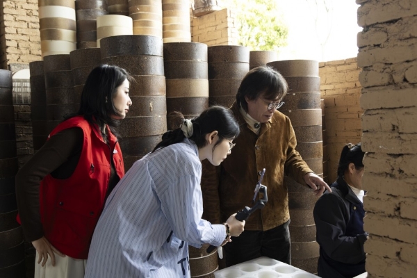 京东采销溯源直播走进月记窑 独家发售“马到成功”羊脂玉瓷新品 