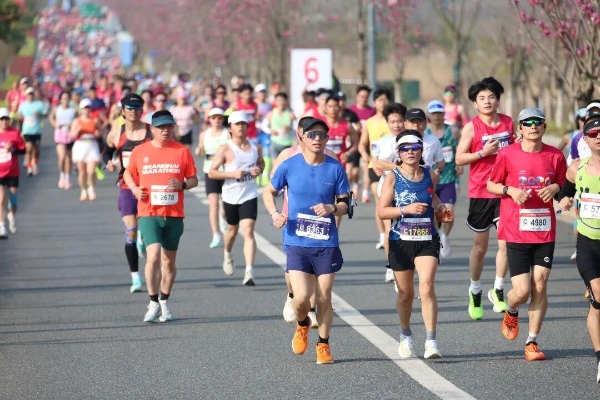 春日“启航”！2026协鑫集成·宜航芜湖马拉松燃情开跑 