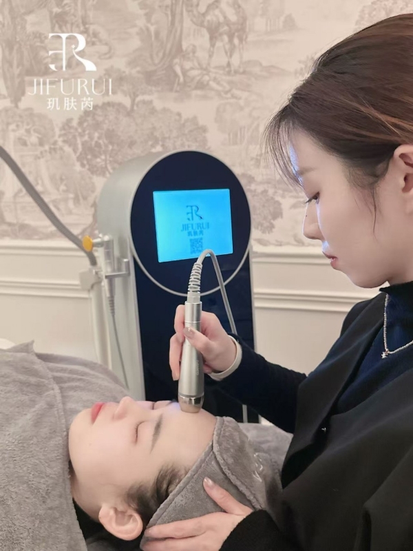 从奢侈品到必需品：玑肤芮领航中国美业普惠新时代 