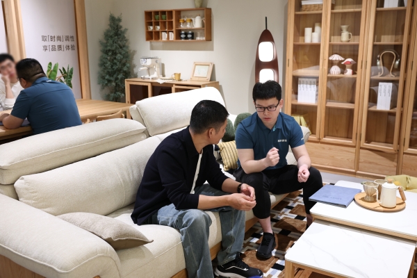 首日开门红！林氏家居广州家博会双馆人气爆棚，“适居”社区成热门打卡点 