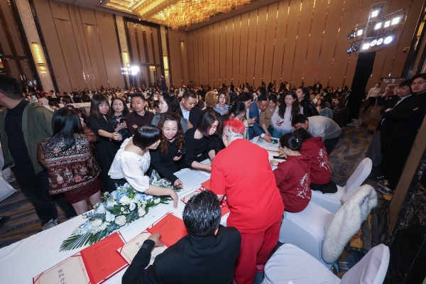 茵曼新零售再升级，300位全国零售商抢占首场招商席位 