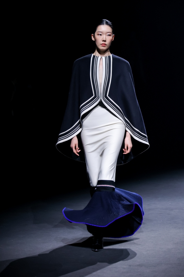 衣迪阿诺×梁燕 | 跨界携手，高校赋能凉山彝族服饰焕新 