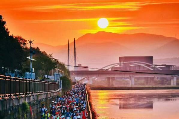 王者，胜在出发那一刻：可隆正式冠名宁海越野挑战赛，签约运动员邓国敏加入共赴征程 