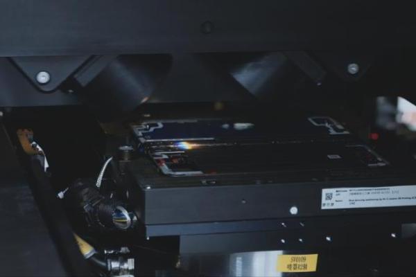 破解折痕难题：先导智能与OPPO如何用“芯片级3D打印”重塑折叠屏体验？ 