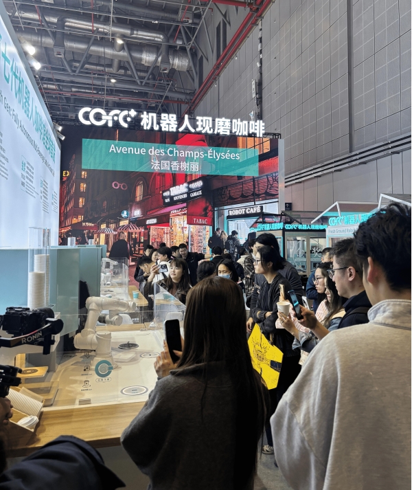 哈佛之后，上海交大引入畅销全球65国的COFE+第六代机器人咖啡馆 