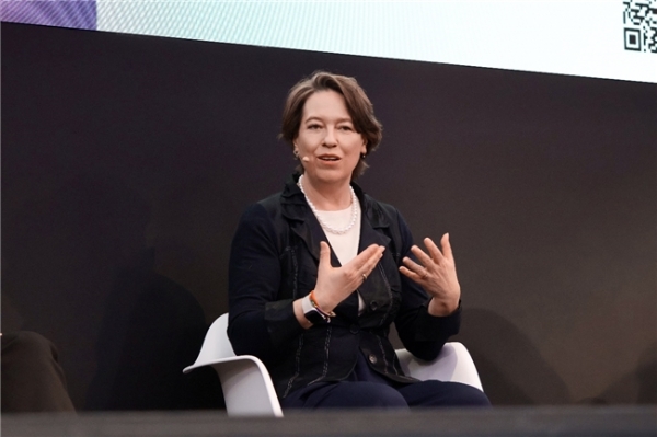 在博洛尼亚看见中国美妆，珀莱雅多品牌矩阵亮出中国美妆科研实力