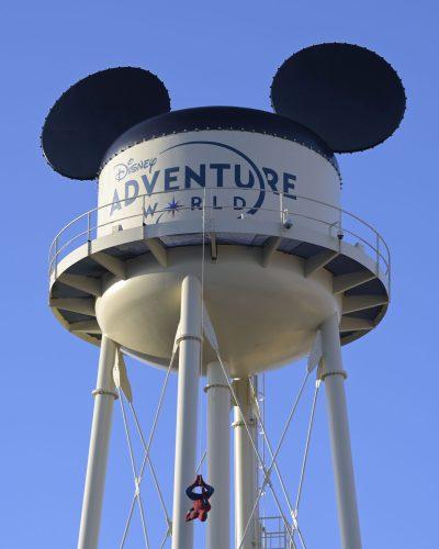 迪士尼探险世界正式迎来首批游客，抢先体验 ”冰雪奇缘世界”及众多全新项目！