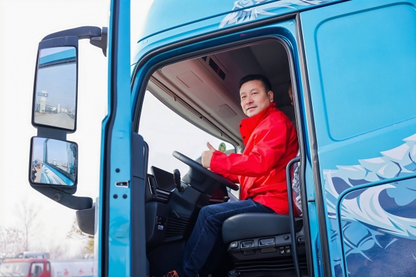 40位中长途客户齐聚阜阳！实况试驾东风天龙新KL，硬核实测龙擎3.0⁺真实力 