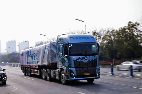 40位中长途客户齐聚阜阳！实况试驾东风天龙新KL，硬核实测龙擎3.0⁺真实力 