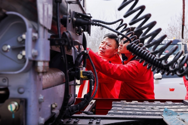 40位中长途客户齐聚阜阳！实况试驾东风天龙新KL，硬核实测龙擎3.0⁺真实力 