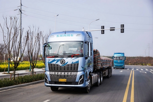 40位中长途客户齐聚阜阳！实况试驾东风天龙新KL，硬核实测龙擎3.0⁺真实力 