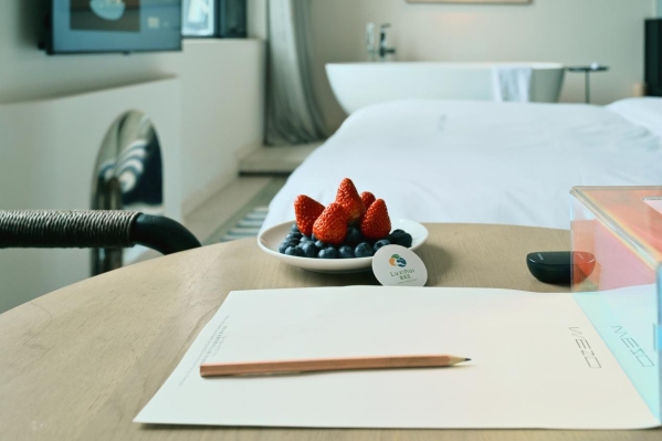 鹿溪荟携手成都围坐酒店：以自然入席，共筑城市生活新意境 