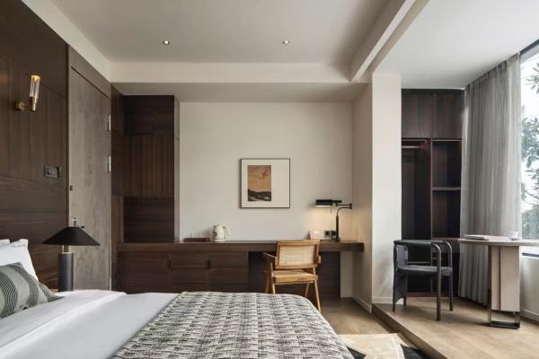 鹿溪荟携手成都围坐酒店：以自然入席，共筑城市生活新意境 