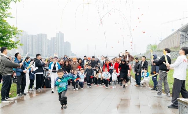 “童心逐梦跑，健康向未来”——亲子迷你马拉松圆满落幕 