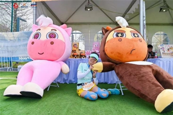 穿越城市文脉！2026上海黄浦半程马拉松鸣枪起跑 