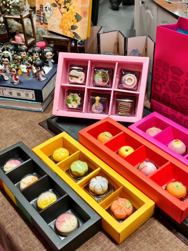 从观前街到拙政园：253岁稻香村“潮”出圈 