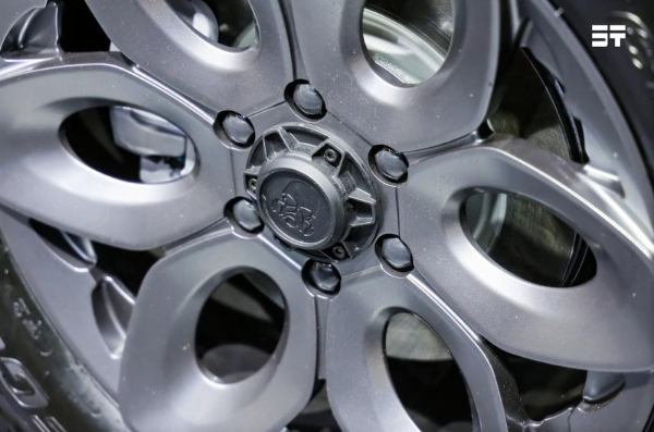 硬核实力登场 纵横G700顶火鸣镝版解锁深圳改装车展 