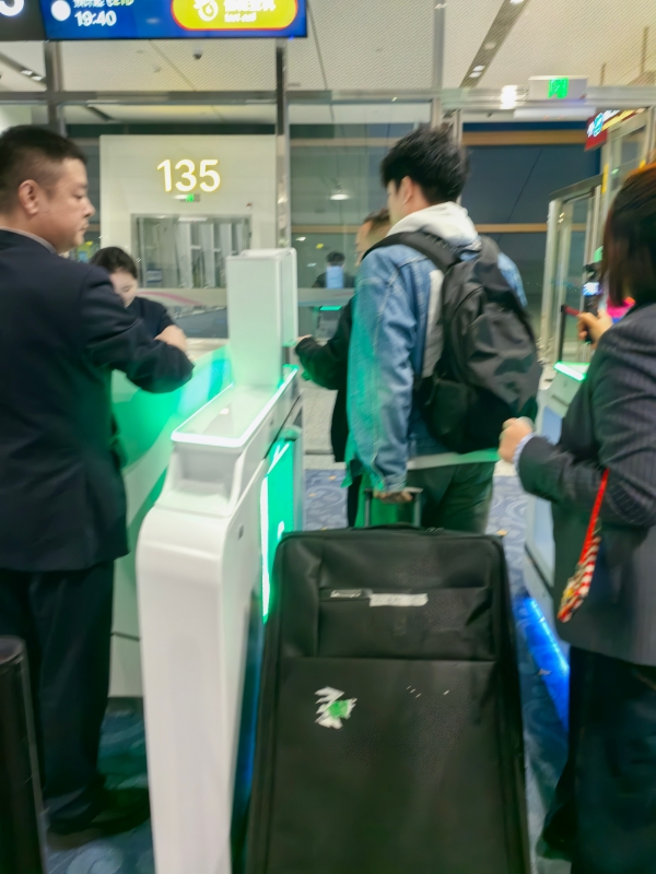 东航员工捐七件器官续航新生 同事护航“心跳”航班 