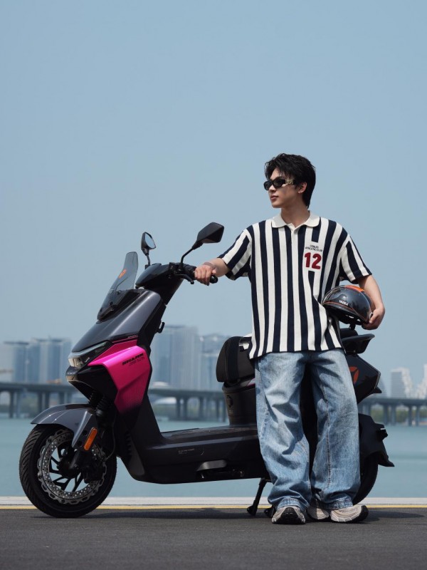 总有一款是你的“极智拍档”！雅迪为你解锁三种“懂你的出行方式” 