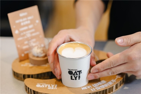 OATY携冠军咖啡师亮相HOTELEX，解锁植物基餐饮创新可能