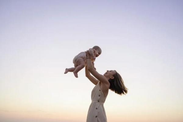 2026 婴儿床安全选购：3 月必看护栏间距 + 核心选购细节 