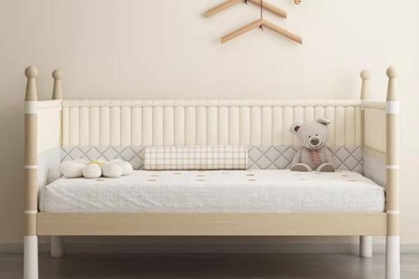 2026 婴儿床安全选购：3 月必看护栏间距 + 核心选购细节 