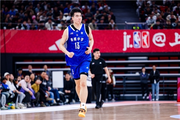 Jr. NBA校园篮球联赛上海站收官，阿迪达斯官宣续约助力青少年篮球梦 