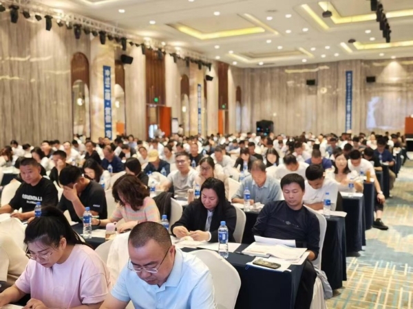 破解青春期养育困境！弘鲸教育李东旭校长开讲，解锁“对抗转合作”育儿新路径 