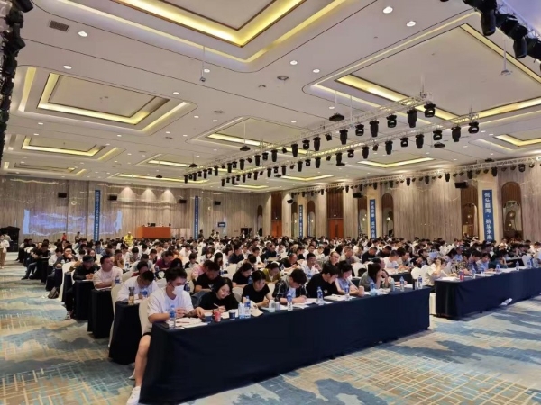 破解青春期养育困境！弘鲸教育李东旭校长开讲，解锁“对抗转合作”育儿新路径 