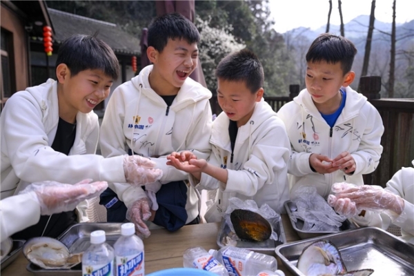 青出于篮再出发：东鹏补水啦携姚基金助力乡村孩子登上CBA全明星舞台 