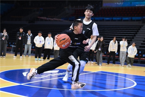 青出于篮再出发：东鹏补水啦携姚基金助力乡村孩子登上CBA全明星舞台 