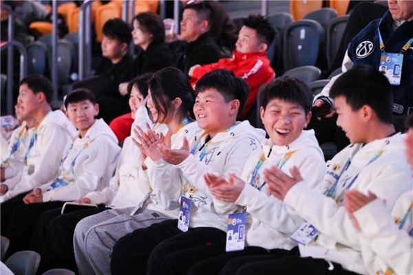 青出于篮再出发：东鹏补水啦携姚基金助力乡村孩子登上CBA全明星舞台 