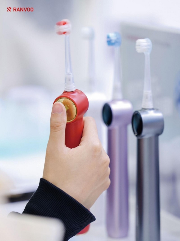 锐舞气泡电动牙刷亮相华南口腔展，喷气技术引发专业牙医群体关注 