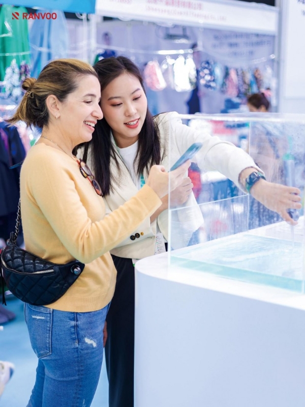 锐舞气泡电动牙刷亮相华南口腔展，喷气技术引发专业牙医群体关注 