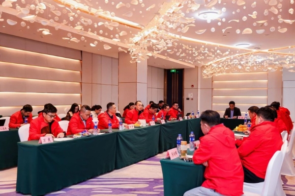 “龙抬头 启新程”东风龙擎3.0⁺ 技术升级，东风天龙新KL上市发布