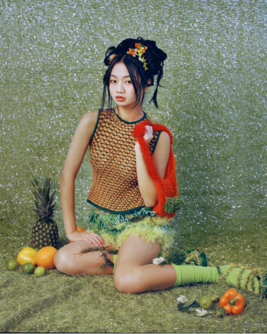 从乡愁的肌理到疗愈的针脚：设计师严可嘉的针织艺术 