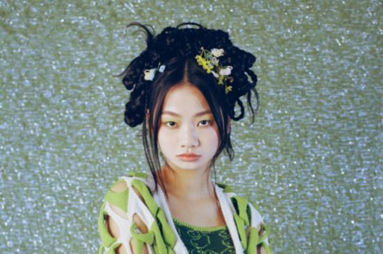 从乡愁的肌理到疗愈的针脚：设计师严可嘉的针织艺术 