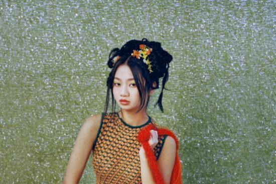 从乡愁的肌理到疗愈的针脚：设计师严可嘉的针织艺术 