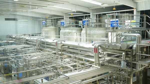 当工厂大门打开，我们看到了夏进乳业的“底牌”