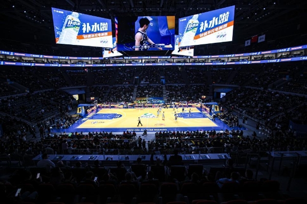 东鹏补水啦一路同行，活力闪耀2026CBA全明星赛场 