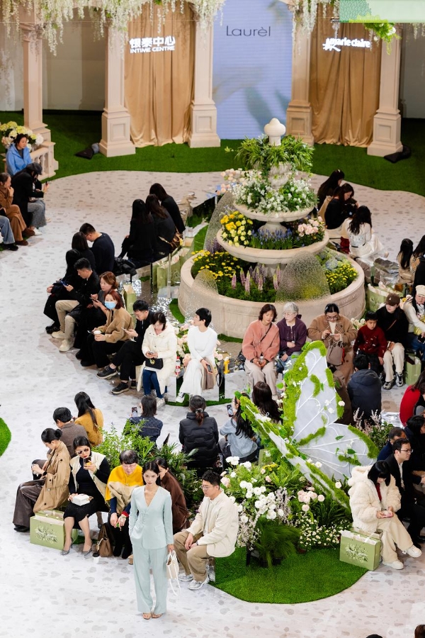 携手《嘉人marie claire》， 银泰百货多城解锁春日穿搭新灵感