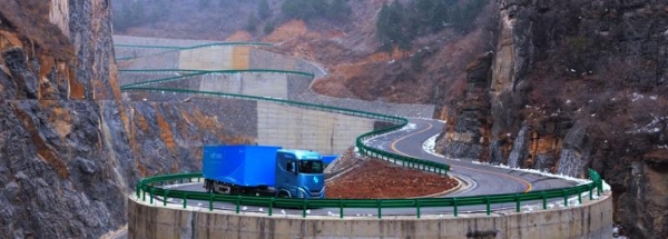 31km险路 300米落差！欧曼银河全球价值品鉴之旅（纯电篇）征服壶关十四拐 