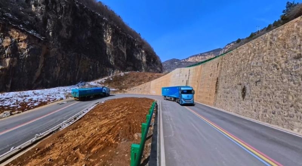 31km险路 300米落差！欧曼银河全球价值品鉴之旅（纯电篇）征服壶关十四拐 