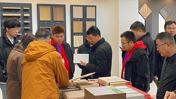 鹏鸿板材石家庄郑州双城首发，茶香板与传奇系列引爆关注 