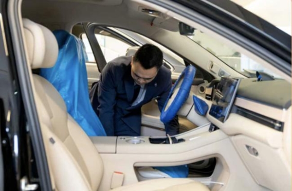 守护万家团圆路，问界以全场景服务诠释“新豪华”真谛 