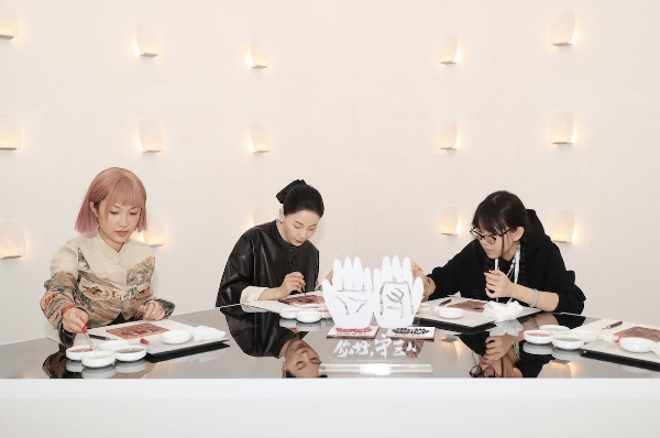 当非遗进入城市更新现场：上城士非遗巡游展在上海A.F.A启幕