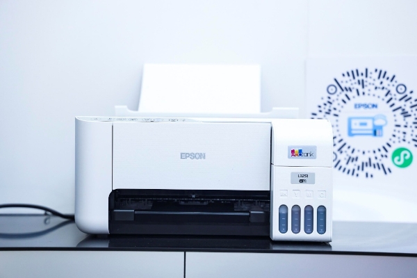 “打印机也能改作业！” 京东推动AI学习打印机成孩子们“课后助教” 