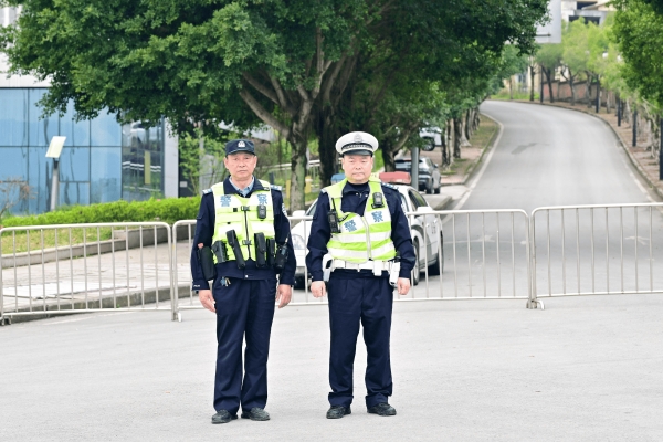 百斤寿湖红橙送冠军！2026重庆长寿湖半程马拉松燃情起跑，“橙”意十足！ 