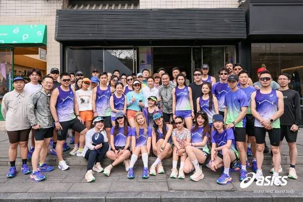 以专业作答跑者需求 亚瑟士跑鞋方程式解锁赛季新境，特邀品牌大使钟汉良及签约运动员李芷萱，共同揭幕“自得其道”跑者快闪空间 